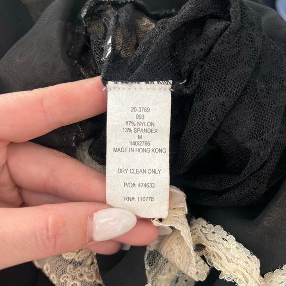 Azelhazel lace blouse medium ruffles black cream pearl buttons - Picture 5 of 5